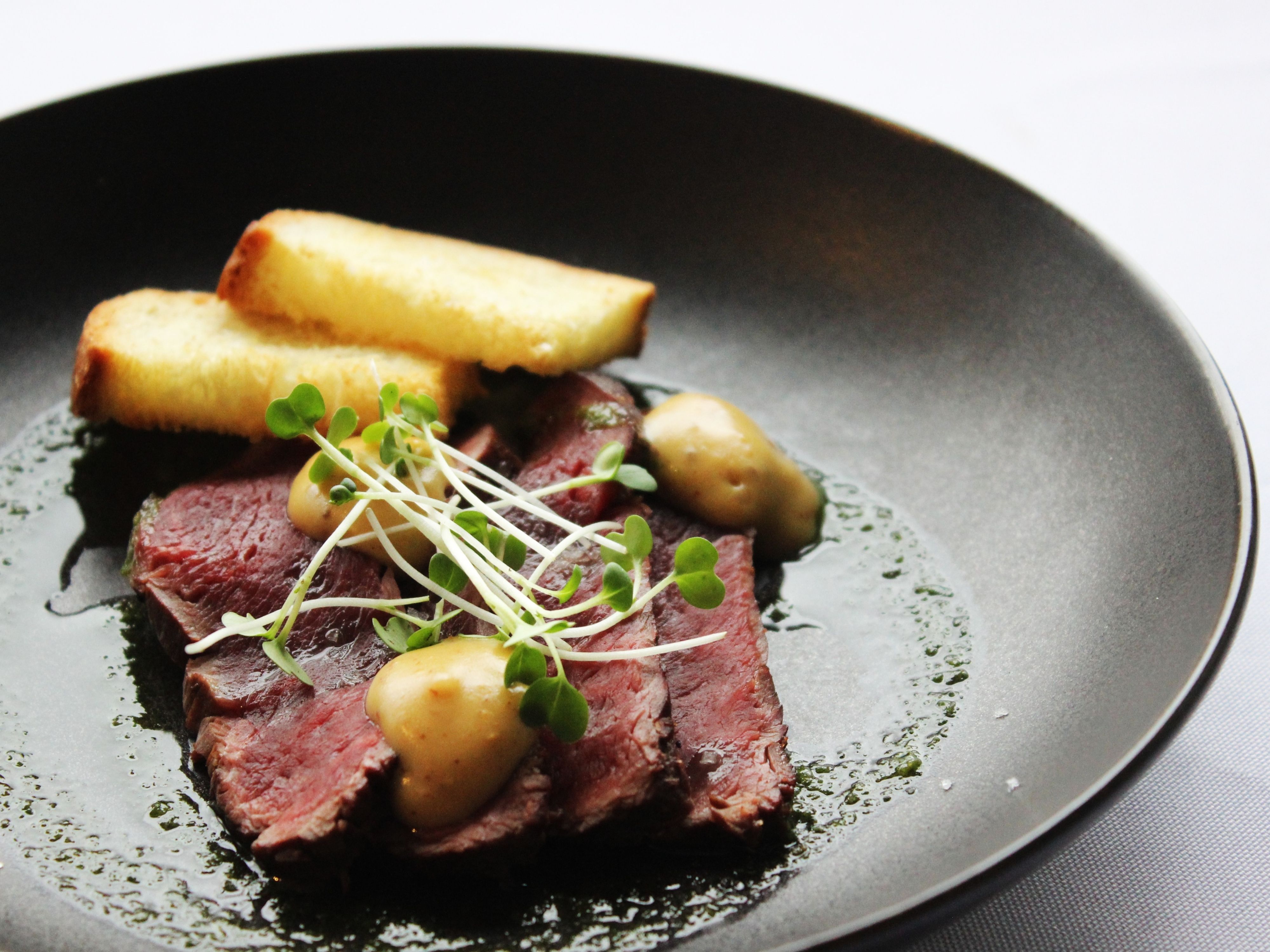 Entree tataki cerf 2026.jpg